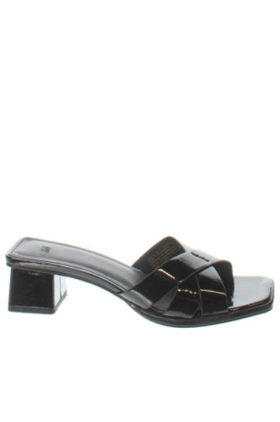 Чехли H&M, Размер 38, Цвят Черен, Цена 32,00 €, #137952595