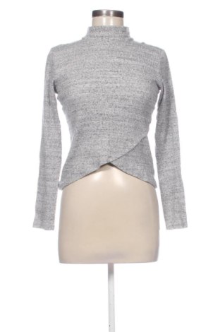 Női blúz Bershka, Méret L, Szín Szürke, Ár 2 482 Ft, #137960250