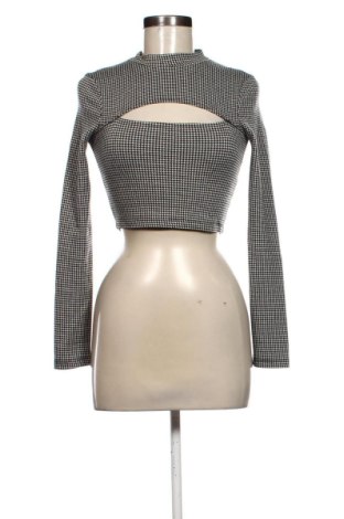 Дамска блуза Pull&Bear, Размер XS, Цвят Многоцветен, Цена 7,00 €, #137979965