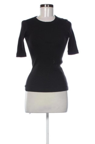 Γυναικεία μπλούζα In Wear, Μέγεθος S, Χρώμα Μαύρο, Τιμή 21,99 €, #137988111