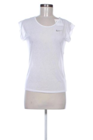 Дамска тениска Nike, Размер S, Цвят Бял, Цена 21,00 €, #137966567