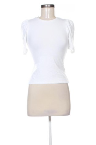 Dámské tričko ONLY, Velikost XS, Barva Bílá, Cena  267,00 Kč, #137983951