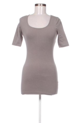 Дамска тениска ONLY, Размер S, Цвят Сив, Цена 11,00 €, #137990866