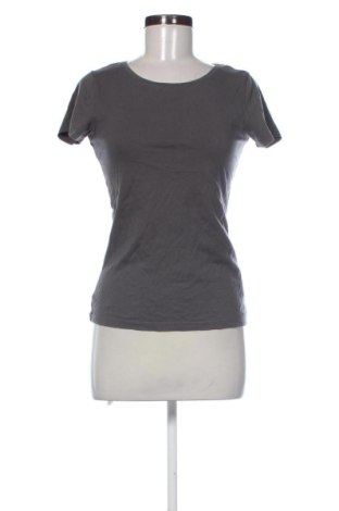 Tricou de femei Unbranded, Mărime S, Culoare Gri, Preț 36,74 Lei, #137975466