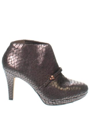Дамски боти Clarks, Размер 40, Цвят Многоцветен, Цена 66,00 €, #137933851