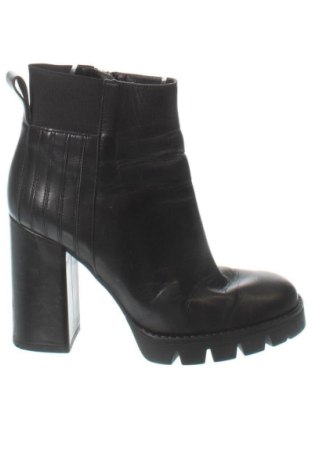 Botine de damă Zara, Mărime 37, Culoare Negru, Preț 198,94 Lei, #137969068