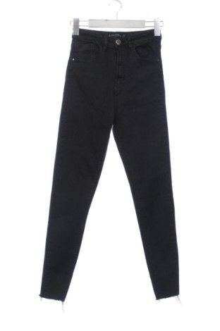 Dámske džínsy  Stradivarius, Veľkosť XS, Farba Čierna, Cena  13,00 €, #137932258