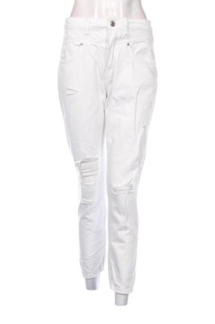 Blugi de femei Amisu, Mărime M, Culoare Alb, Preț 52,49 Lei, #137940398