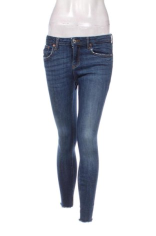 Damskie jeansy Zara, Rozmiar M, Kolor Niebieski, Cena 67,74 zł, #137951842