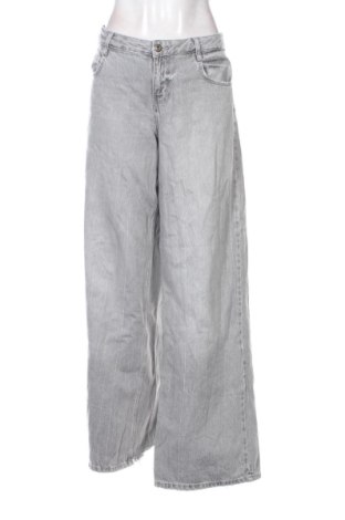 Damen Jeans Bershka, Größe L, Farbe Grau, Preis 14,00 €, #137952458