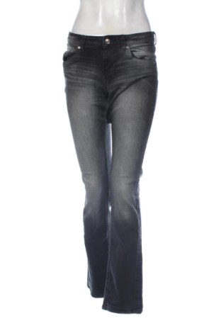 Blugi de femei Bershka, Mărime L, Culoare Gri, Preț 80,99 Lei, #137955287