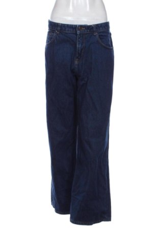 Blugi de femei Bershka, Mărime L, Culoare Albastru, Preț 83,99 Lei, #137955629