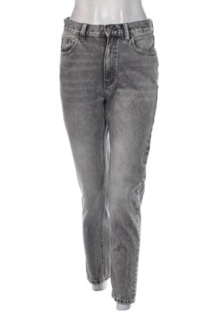 Damen Jeans Pull&Bear, Größe M, Farbe Grau, Preis 18,00 €, #137966401
