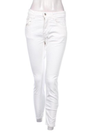 Blugi de femei Zara, Mărime M, Culoare Alb, Preț 96,00 Lei, #137974636