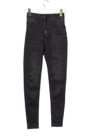 Blugi de femei Stradivarius, Mărime XS, Culoare Negru, Preț 72,00 Lei, #137974739