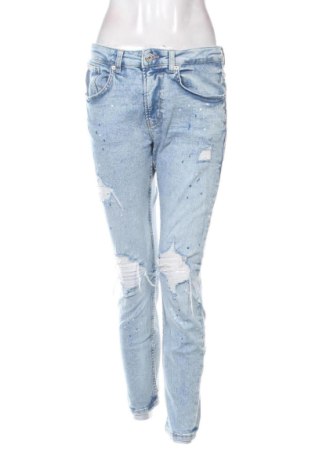 Dámske džínsy  Bershka, Veľkosť L, Farba Modrá, Cena  18,00 €, #137978202
