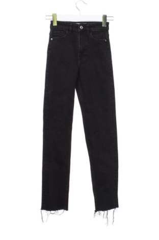 Dámske džínsy  Bershka, Veľkosť XXS, Farba Čierna, Cena  13,00 €, #137978877