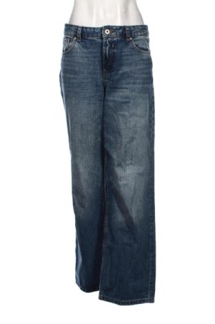 Blugi de femei Bershka, Mărime M, Culoare Albastru, Preț 83,99 Lei, #137978923