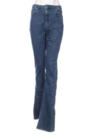 Blugi de femei RAERE by Lorena Rae, Mărime M, Culoare Albastru, Preț 167,97 Lei, #137980775