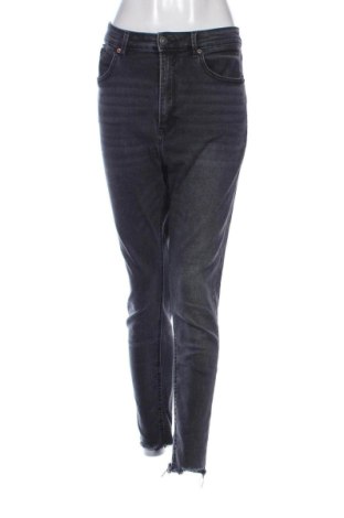 Damskie jeansy Stradivarius, Rozmiar XL, Kolor Szary, Cena 59,27 zł, #137934650