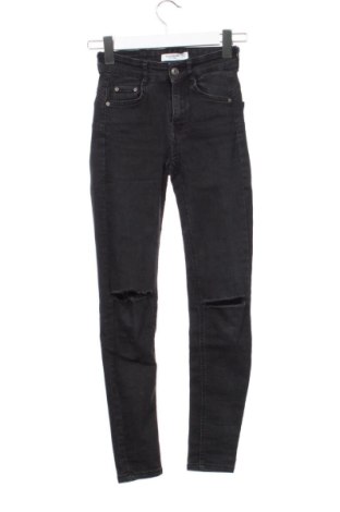 Дамски дънки Pull&Bear, Размер XXS, Цвят Черен, Цена 12,00 €, #137950916