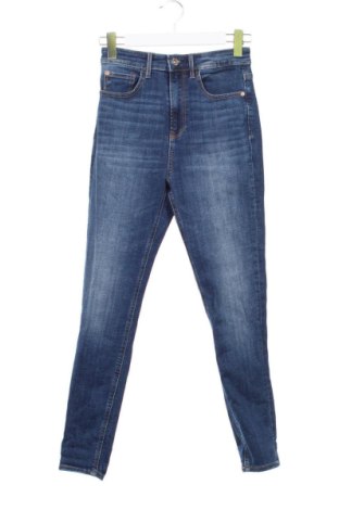 Дамски дънки Stradivarius, Размер S, Цвят Син, Цена 13,81 €, #137983667