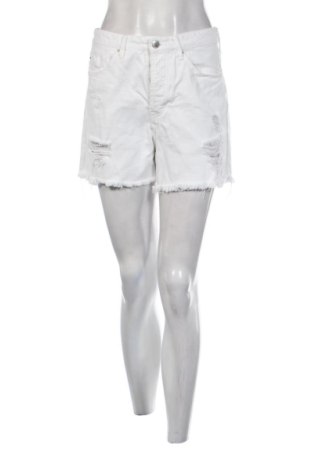 Dámske kraťasy  Stradivarius, Veľkosť S, Farba Biela, Cena  10,00 €, #137934942