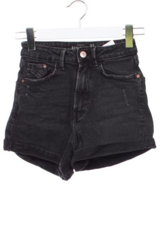 Pantaloni scurți de femei Stradivarius, Mărime XXS, Culoare Negru, Preț 78,74 Lei, #137944481