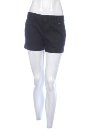 Pantaloni scurți de femei Calvin Klein, Mărime M, Culoare Negru, Preț 136,48 Lei, #137948271