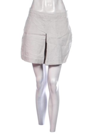 Pantaloni scurți de femei Stefanel, Mărime M, Culoare Bej, Preț 251,96 Lei, #137953160