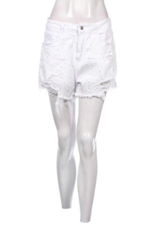 Pantaloni scurți de femei Unbranded, Mărime M, Culoare Alb, Preț 52,49 Lei, #137956709
