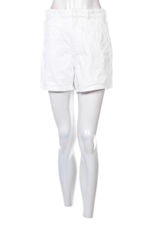 Pantaloni scurți de femei Zara, Mărime S, Culoare Alb, Preț 68,24 Lei, #137967981