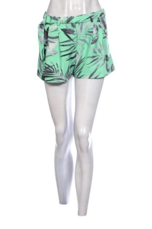 Dámské kraťasy  Pull&Bear, Velikost M, Barva Vícebarevné, Cena  243,00 Kč, #137968773