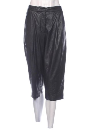 Pantaloni scurți de femei RAME, Mărime M, Culoare Negru, Preț 157,47 Lei, #137971674