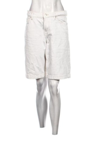 Női rövidnadrág Bershka, Méret M, Szín Ekrü
, Ár 3 901 Ft, #137979041