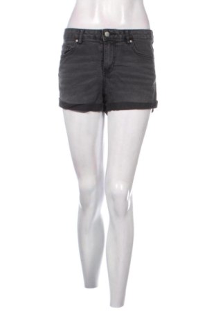 Pantaloni scurți de femei H&M, Mărime S, Culoare Gri, Preț 57,74 Lei, #137983833