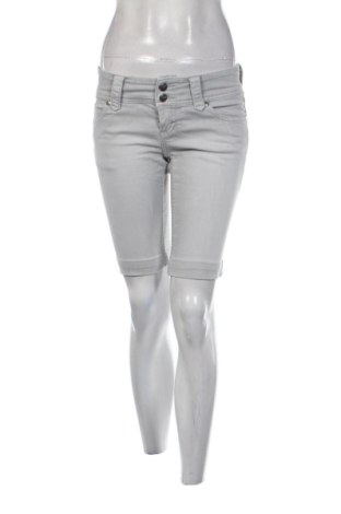 Pantaloni scurți de femei Five, Mărime M, Culoare Gri, Preț 75,00 Lei, #137942423