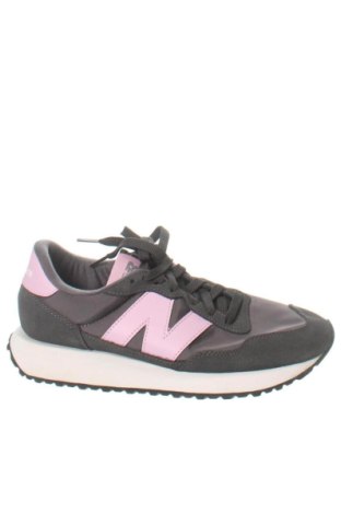 Дамски обувки New Balance, Размер 40, Цвят Сив, Цена 75,00 €, #137958768