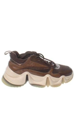 Дамски обувки Steve Madden, Размер 37, Цвят Кафяв, Цена 75,00 €, #137959659