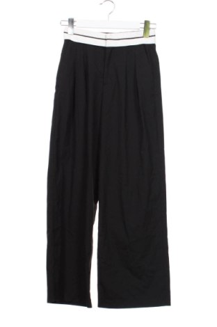 Дамски панталон Stradivarius, Размер XXS, Цвят Черен, Цена 10,67 €, #137938810