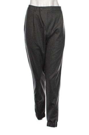 Damskie spodnie Bershka, Rozmiar XL, Kolor Szary, Cena 59,68 zł, #137947340