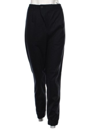 Damskie spodnie Bershka, Rozmiar XL, Kolor Czarny, Cena 59,68 zł, #137947371