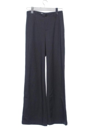 Pantaloni de femei Bershka, Mărime XS, Culoare Gri, Preț 80,99 Lei, #137955231