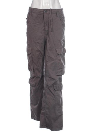 Pantaloni de femei Bershka, Mărime M, Culoare Maro, Preț 61,88 Lei, #137980918