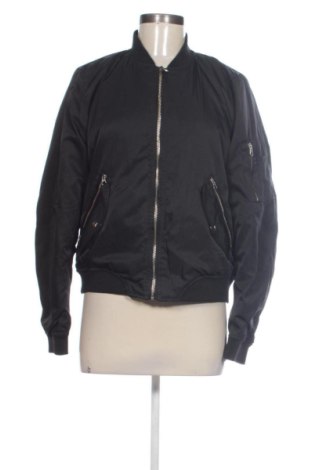 Geacă de femei Pull&Bear, Mărime M, Culoare Negru, Preț 73,00 Lei, #137943128