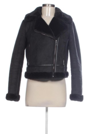 Дамско яке Pull&Bear, Размер M, Цвят Черен, Цена 29,00 €, #137957975