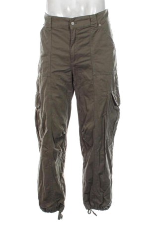 Męskie spodnie Pull&Bear, Rozmiar L, Kolor Zielony, Cena 46,57 zł, #137972767