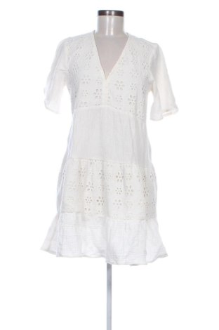 Рокля Vero Moda, Размер M, Цвят Бял, Цена 32,00 €, #137933274
