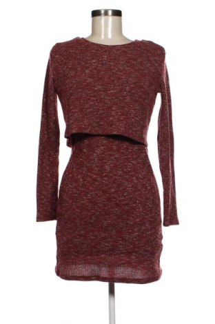 Sukienka Bershka, Rozmiar M, Kolor Czerwony, Cena 45,17 zł, #137945744