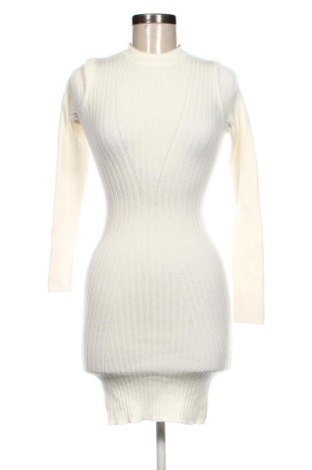 Sukienka Bershka, Rozmiar S, Kolor ecru, Cena 62,91 zł, #137947433